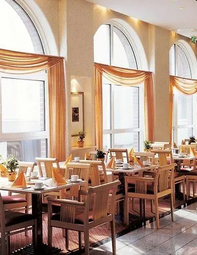 ホテル Dorint Airport-hotel Berlin-tegel ベルリン