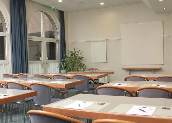 Dorint Airport-hotel Berlin-tegel 3*